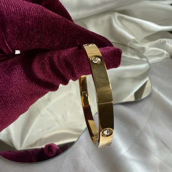 Stainless steel Gold Bracelet
Wedding jewelry - Picture 11 of 14